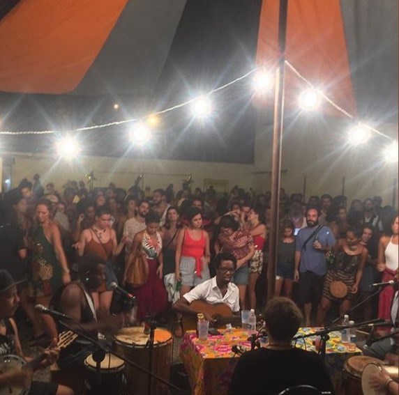 Pagode do Cozinha Arrumada na Garagem - O Baile