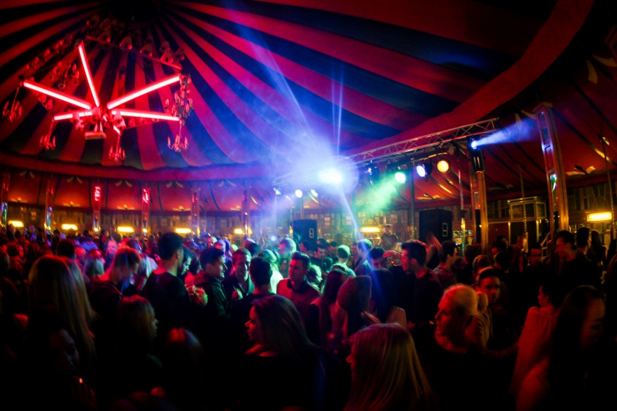 BESTIVAL - Spiegeltent - White Mink