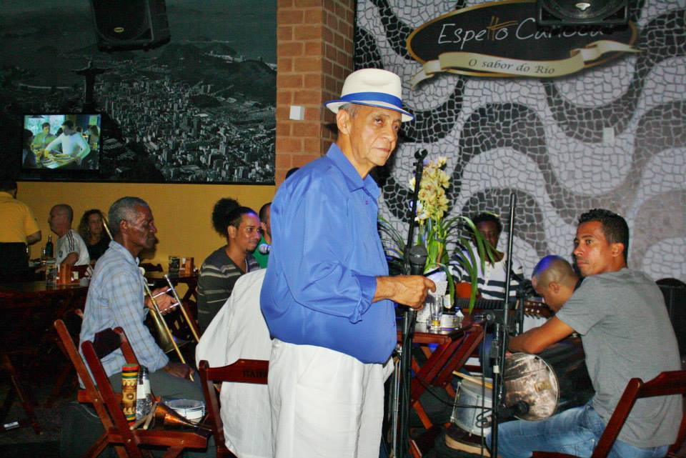 É HOJE Marquinho do Pandeiro(VG Show da Portela) recebe Grupo Harmonia no Espetto Carioca (Pier Mauá). Dose dupla de Chopp dás 17h às 20h.
