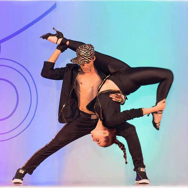 Salsa Christmas Workshop & Party with Oscle & Lisi Sun 4th Dec