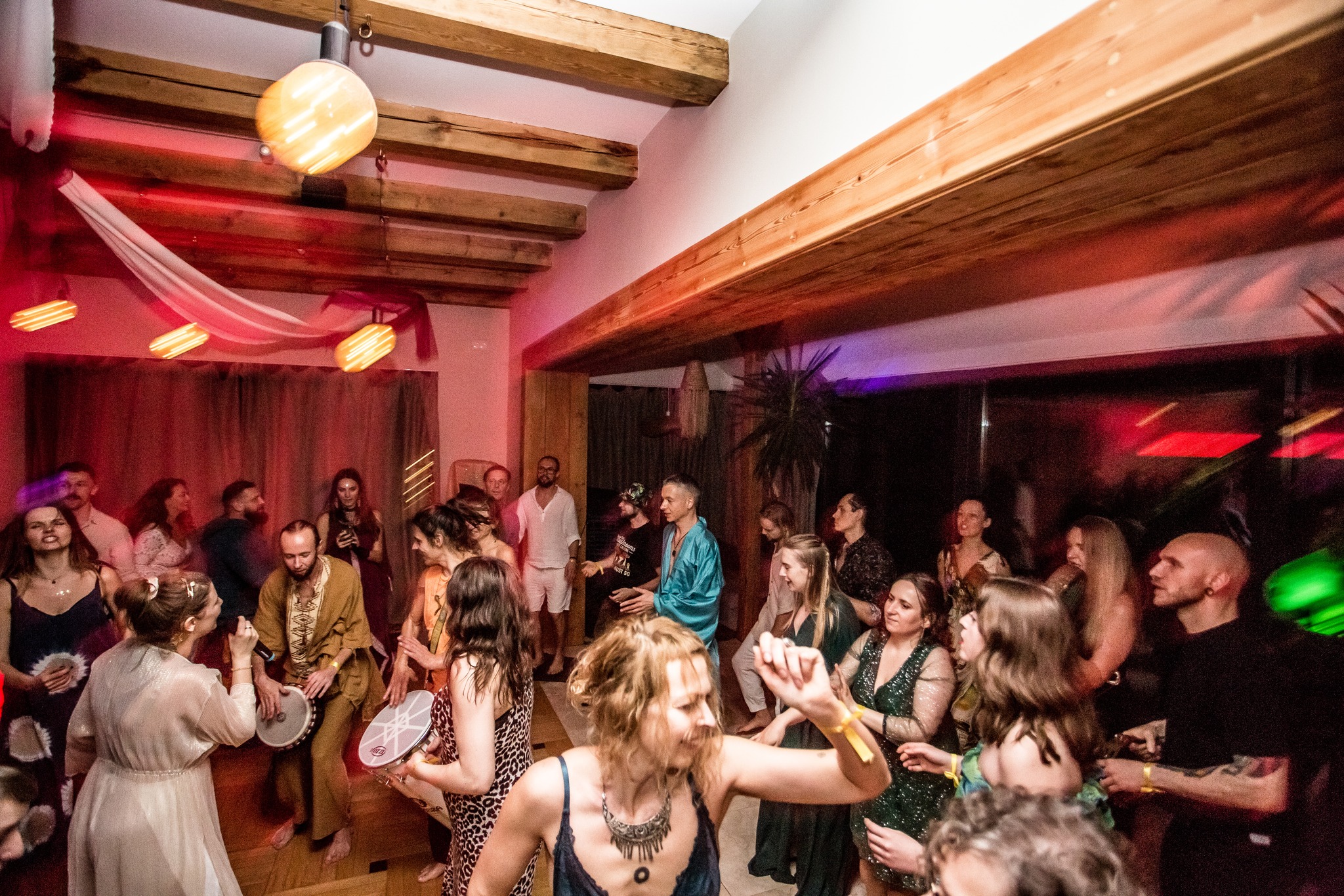 🌸 Zmiana! Senti & Ecstatic Dance Saturday 🌸 Wiosenne Przebudzenie w Tańcu 🌸