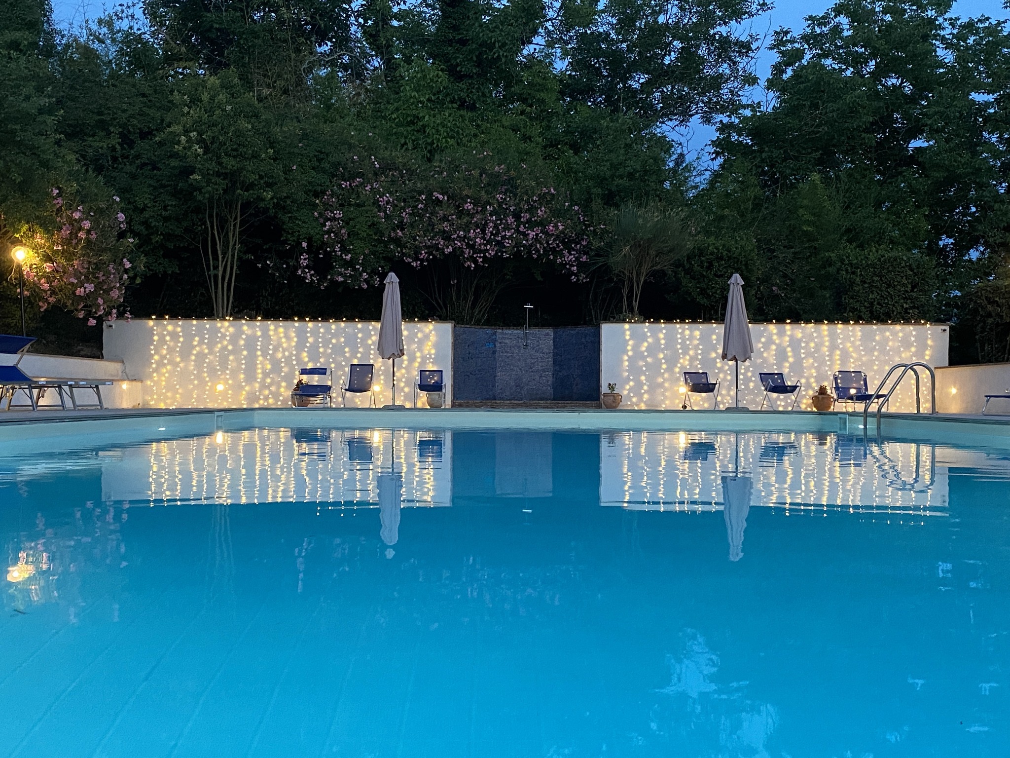 Aperitango in piscina