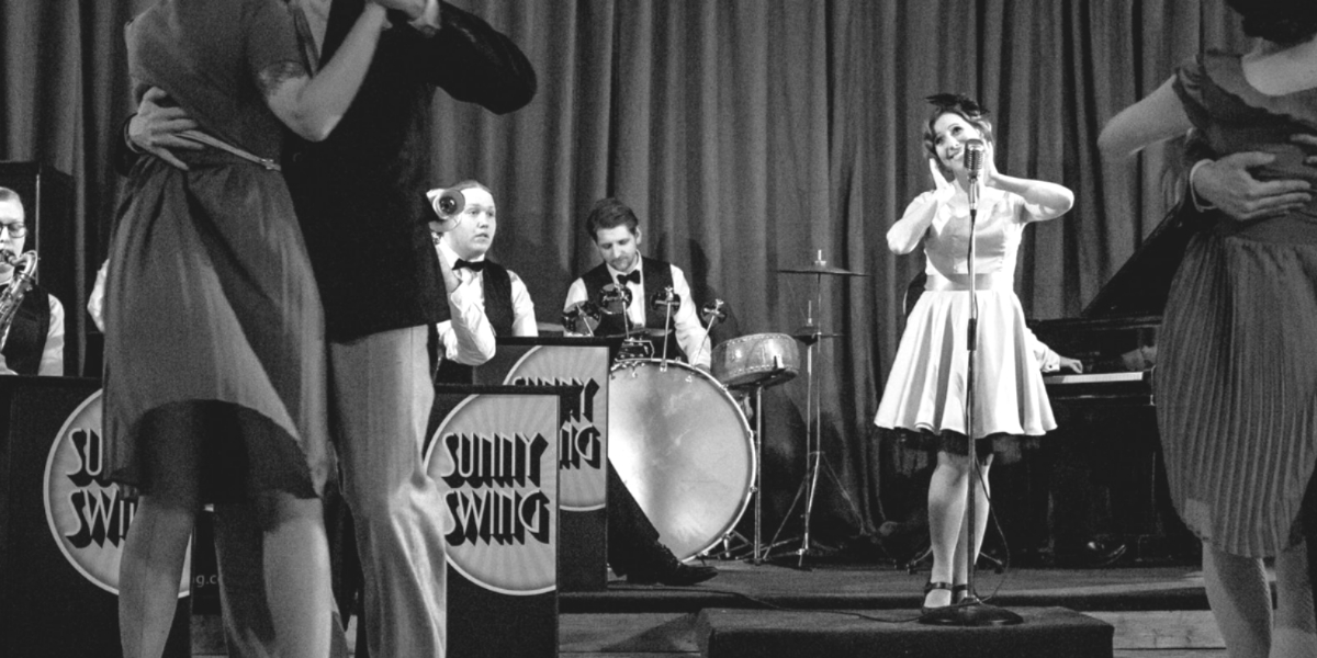 Nedělní swingová tančírna v pivovaru s Adélou Zejfartovou a Sunny Swing!