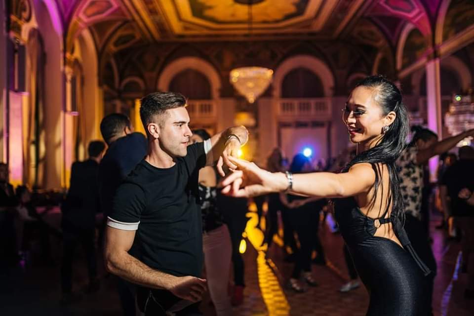Pop Up Workshop: Bachata musicality, Footwork & Body Movement
