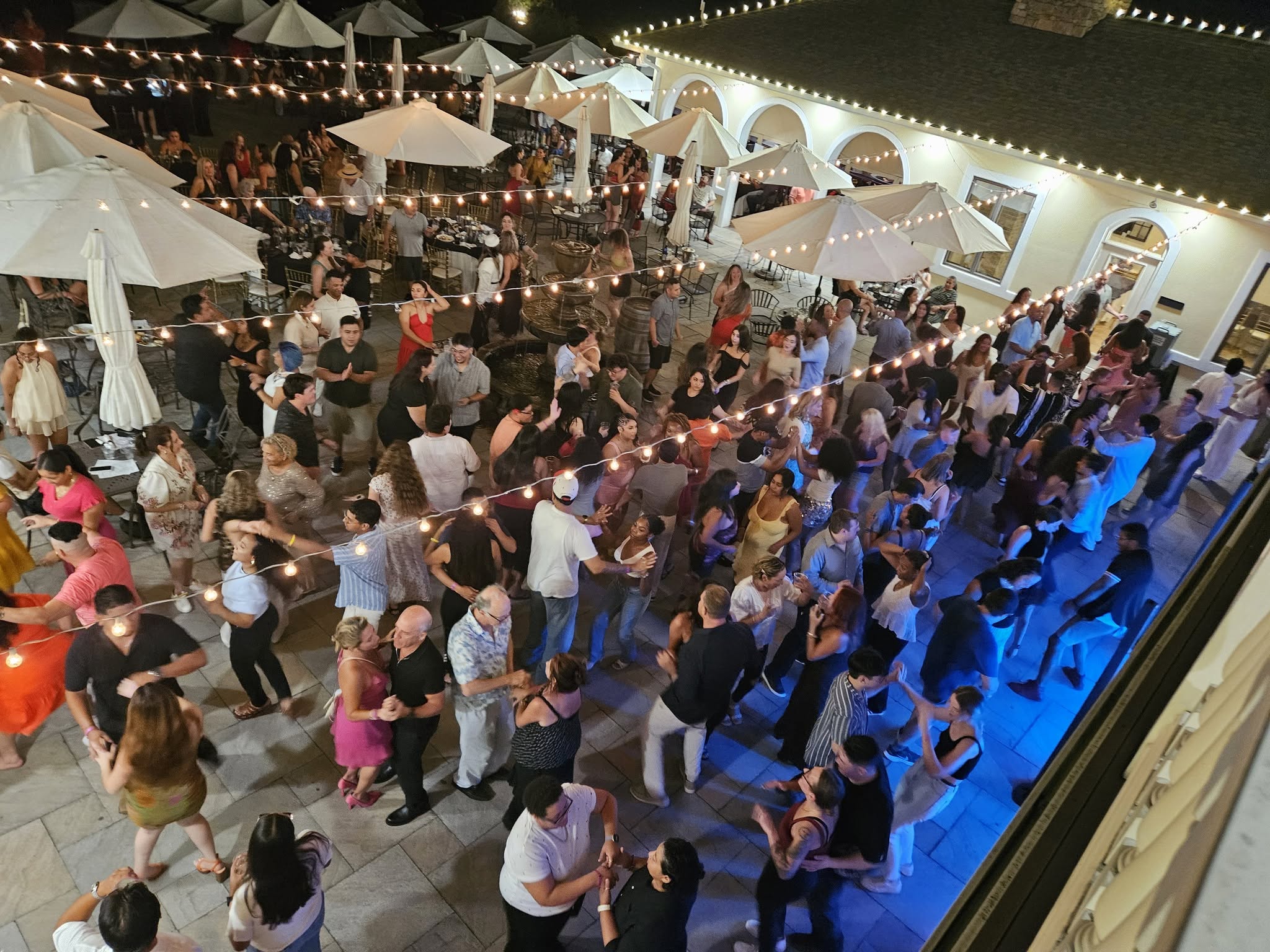 Salsa Under the Stars (Salsa Competition 1 4)