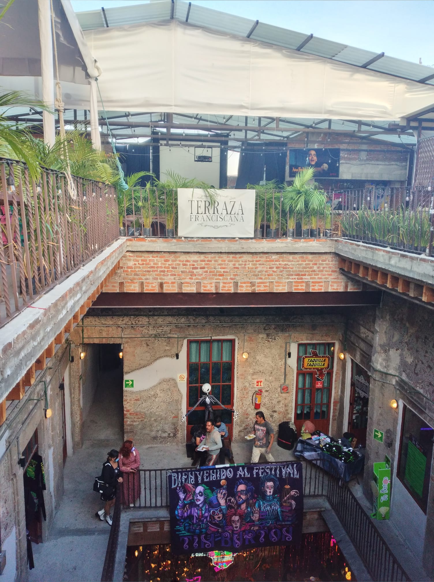 Fiesta de Salsa y Bachata Terraza Franciscana la última del año