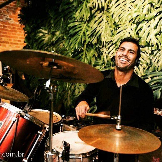 Escola de Bateria Workshop with Feijão & JP Courtney