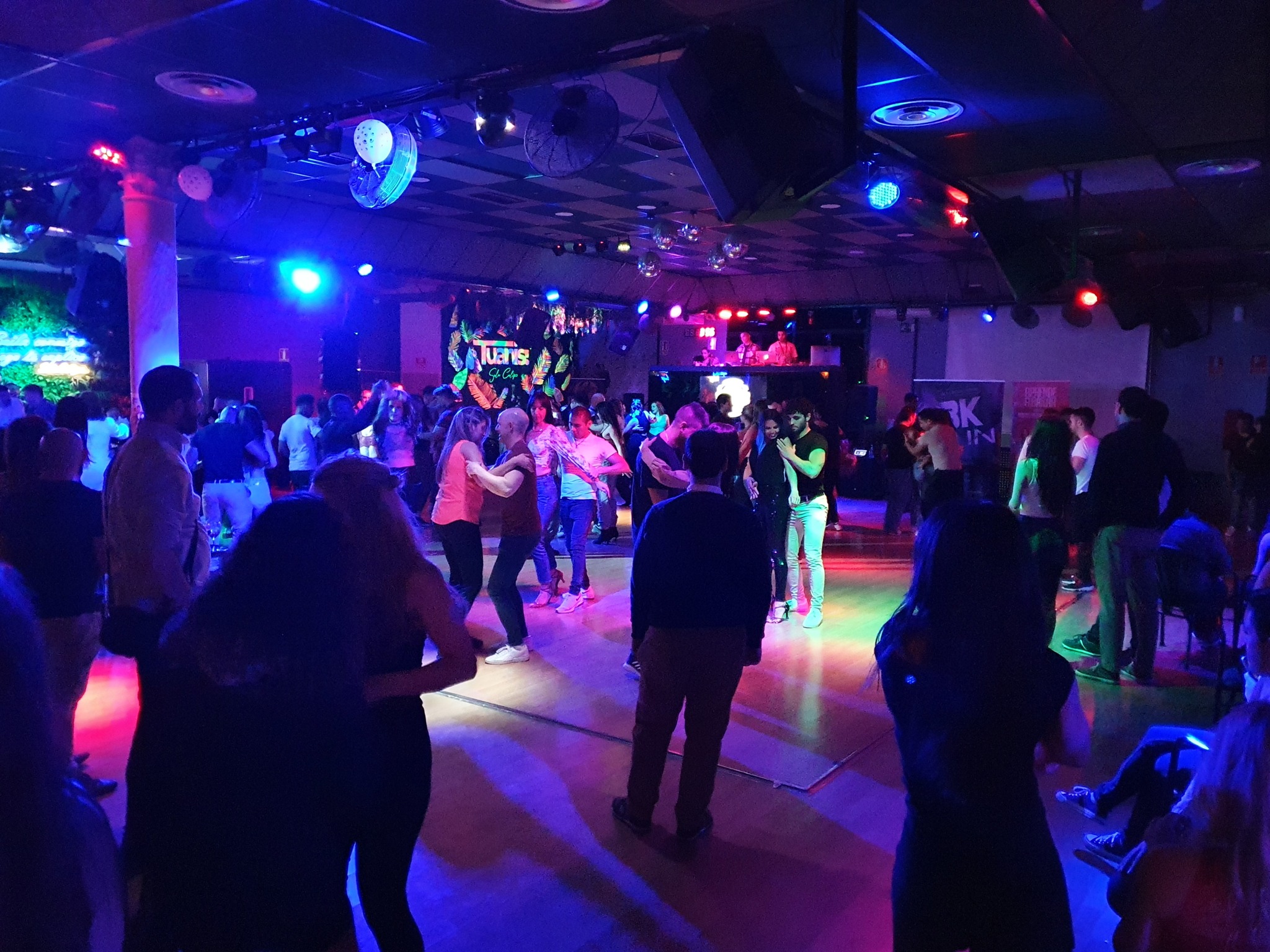 Saturday Social and Bachata sensual show