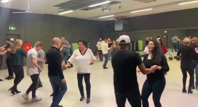 Salsa en Bachata lessen voor beginners en gevorderden!
