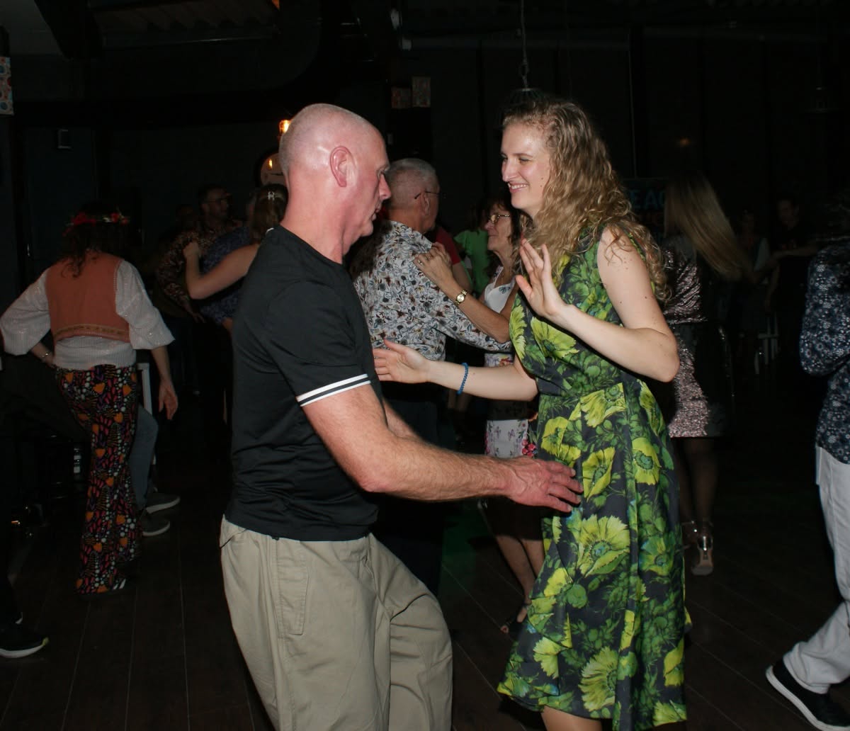 Practice and party Paaseditie