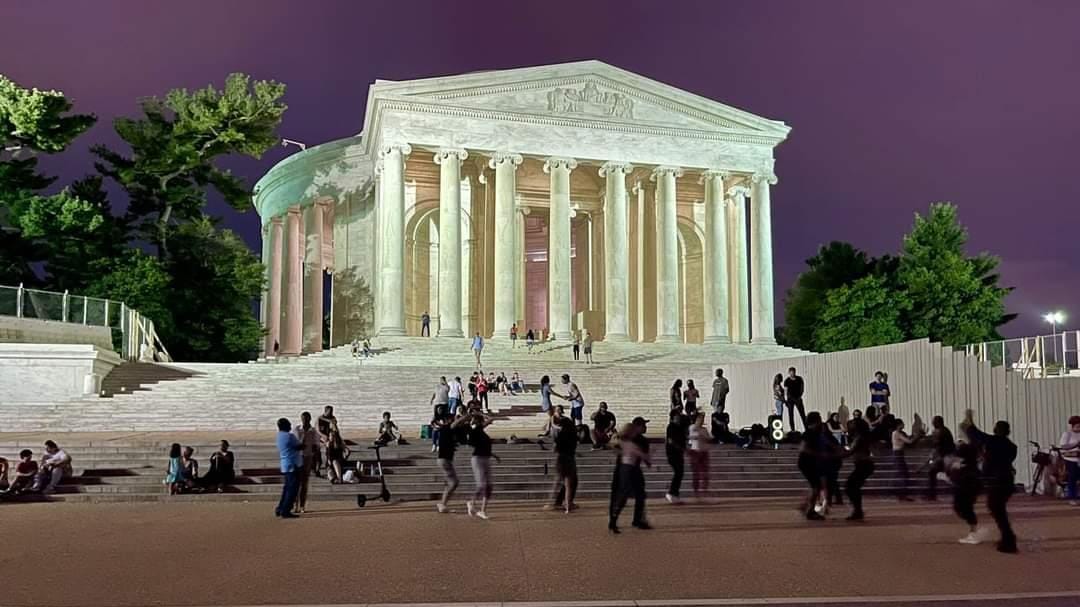 Pop-up and Dance at The Jefferson Memorial