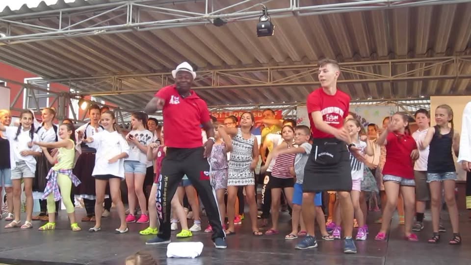 A la tia de las fiestas cubanas de Viena