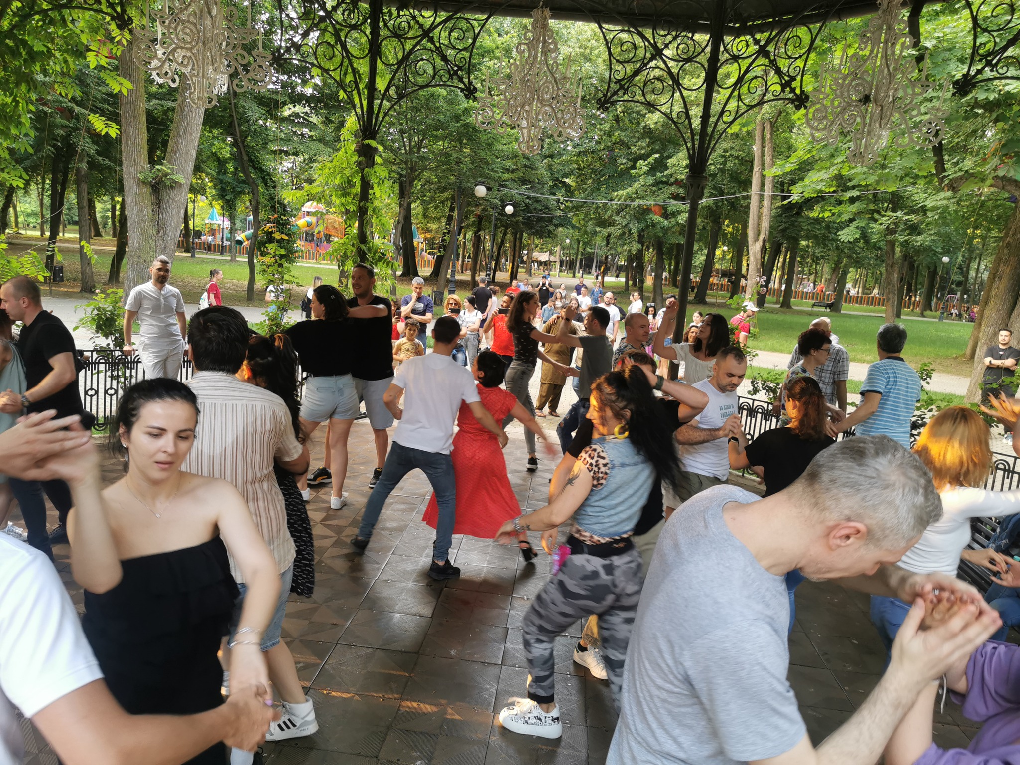Dans în Parcul Romanescu