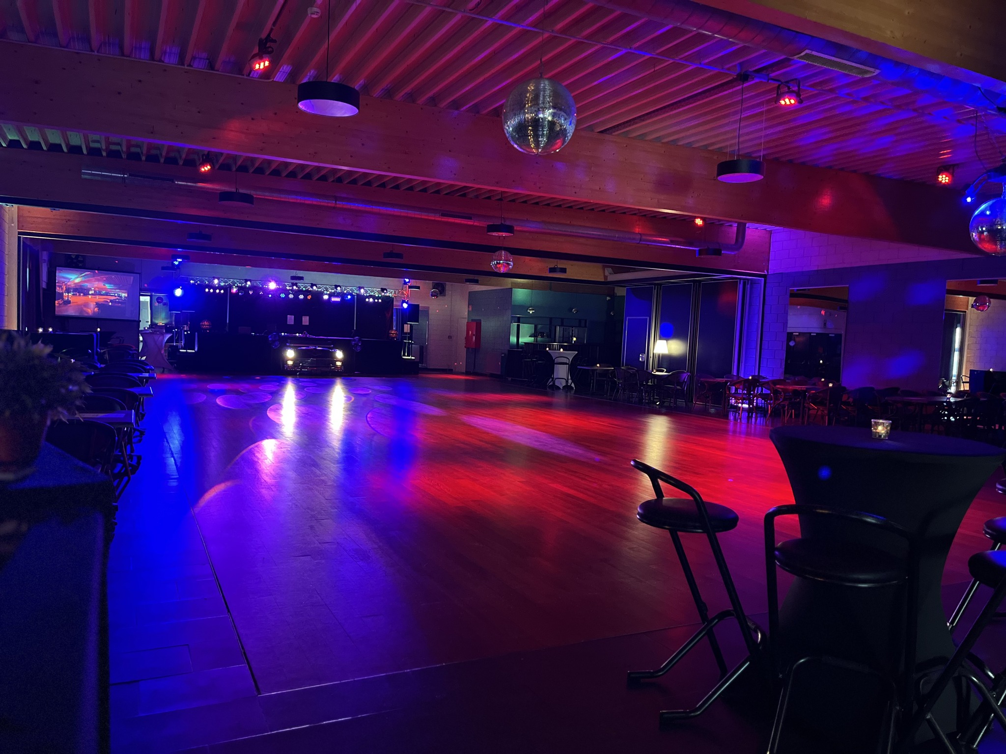 SALSA CALIENTE @ BARAZZA zaterdag 20 september