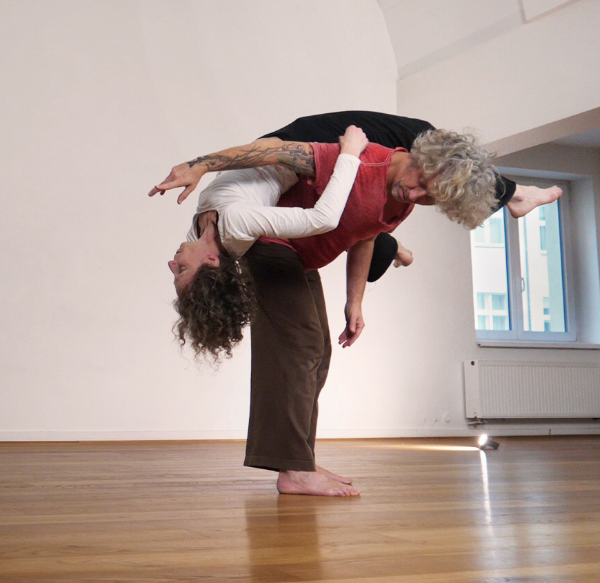 workshop full! --Falling, Flying, and Flow: a Contact Improv workshop w Karl Frost