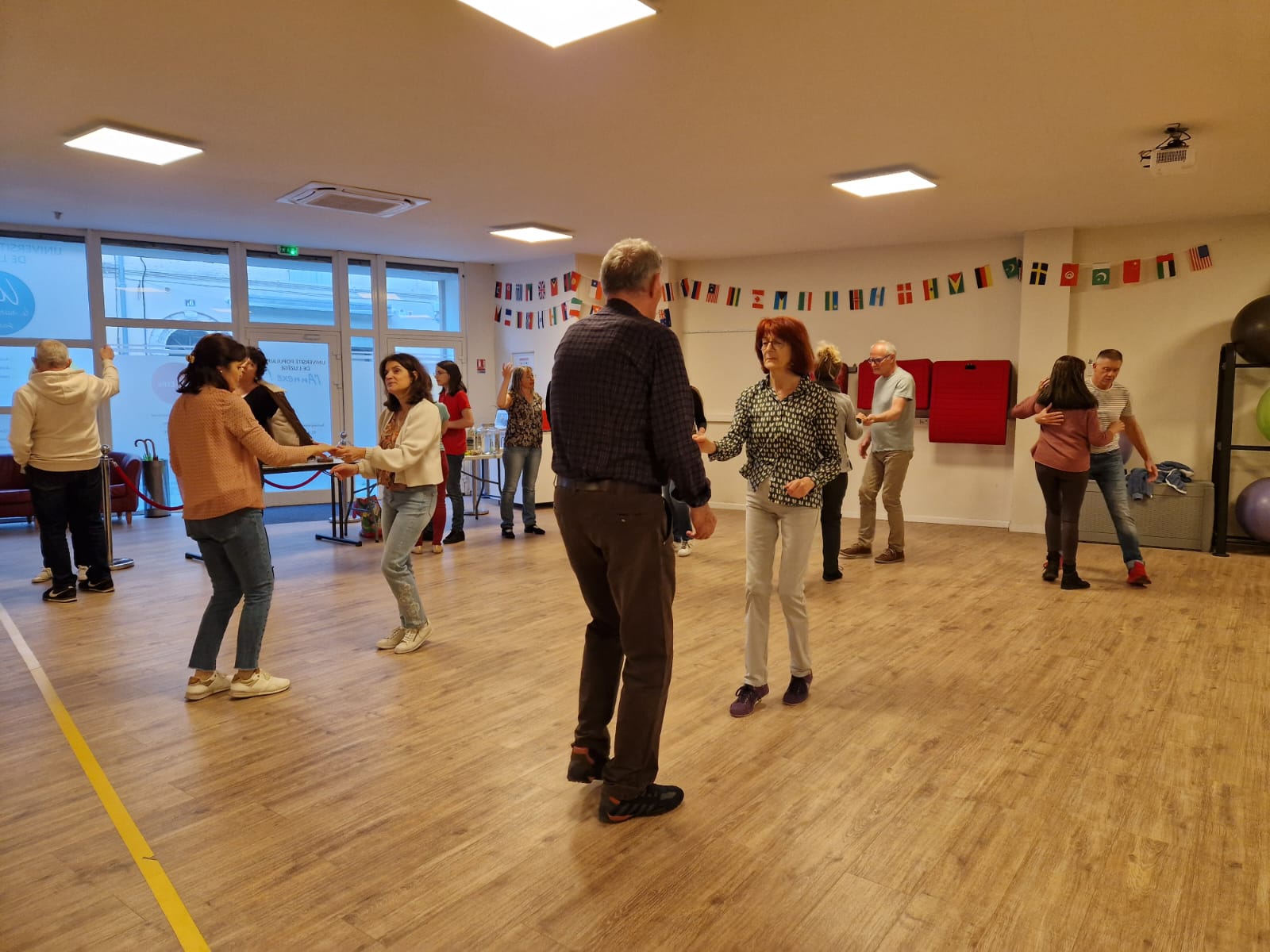 Pratique encadrée Salsa - WCS - Swing