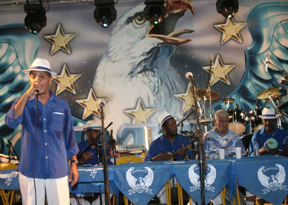 É HOJE Marquinhos do Pandeiro(VG Show da Portela) recebe Grupo Harmonia no Espetto Carioca (Pier Mauá). Dose dupla de Chopp dás 17h às 20h