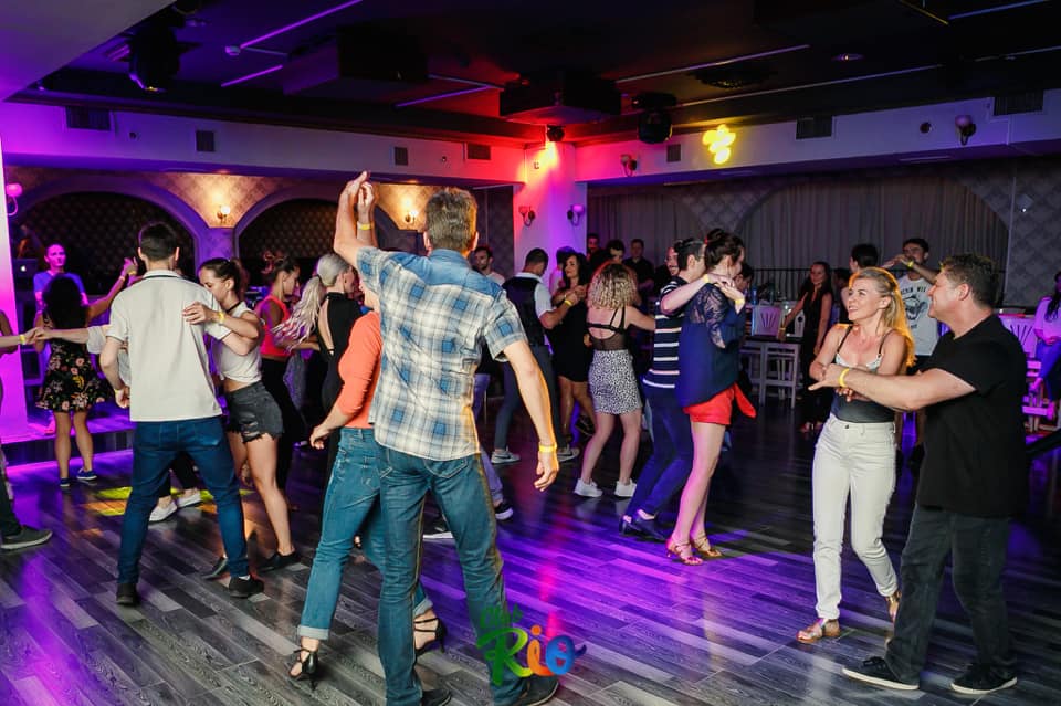 Petrecere Salsa & Bachata Club Rio