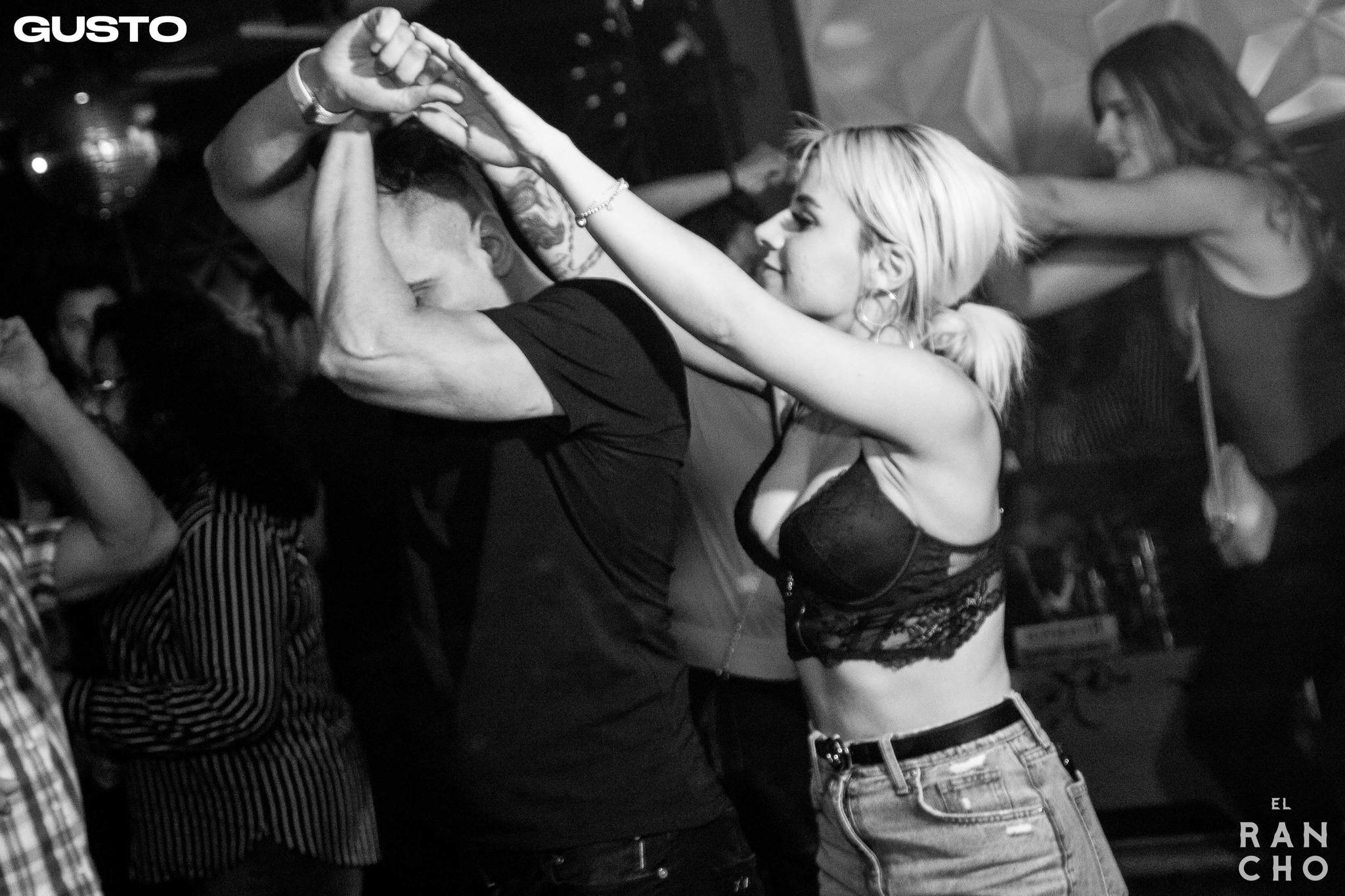 Baila Con Gusto - 2 Rooms