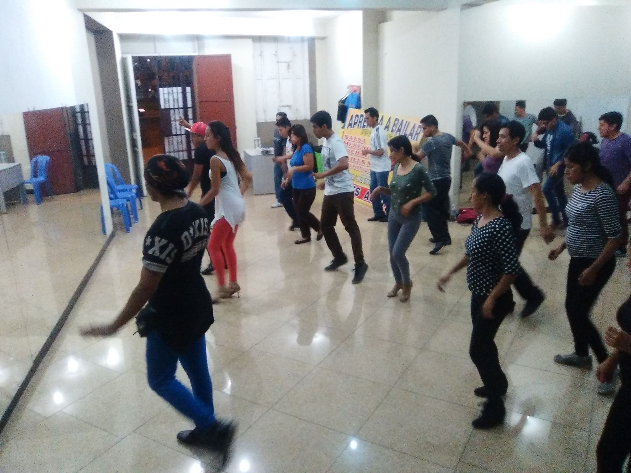 Viernes de Clases Demostrativas Salsa y Bachata