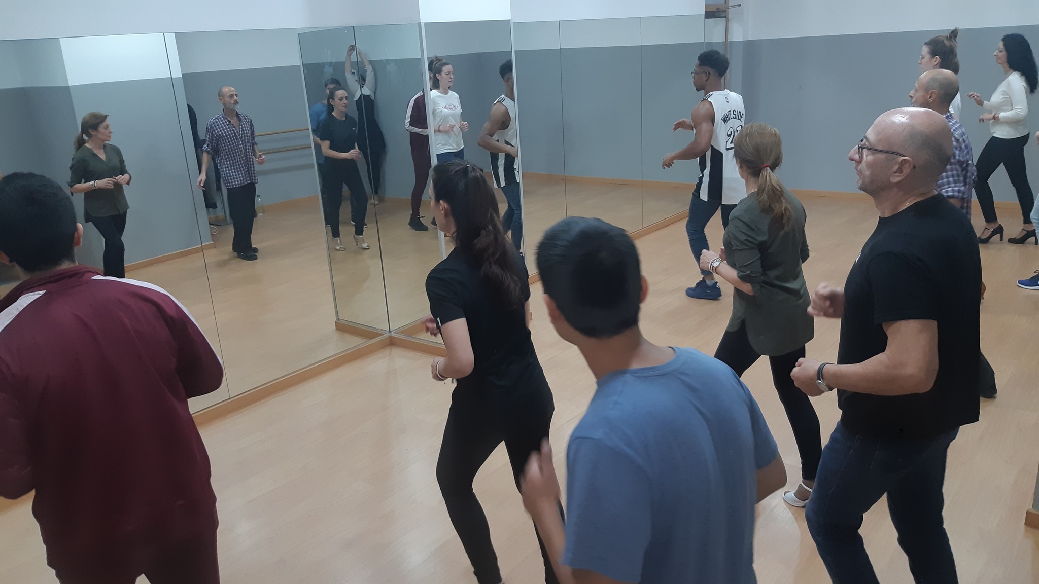 Salsa y Bachata Nivel Intermedio Nuevo Grupo Marzo 2020