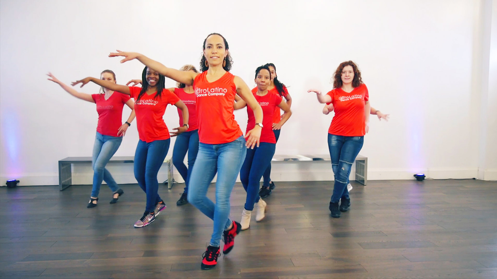 Outdoor Salsa & Bachata Lessons @ aluCinArte 2022