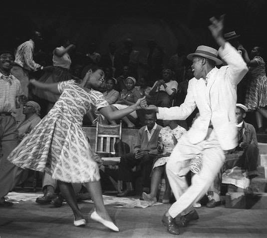 CHANGED! Beginner and Intermediate Lindy Hop Class II