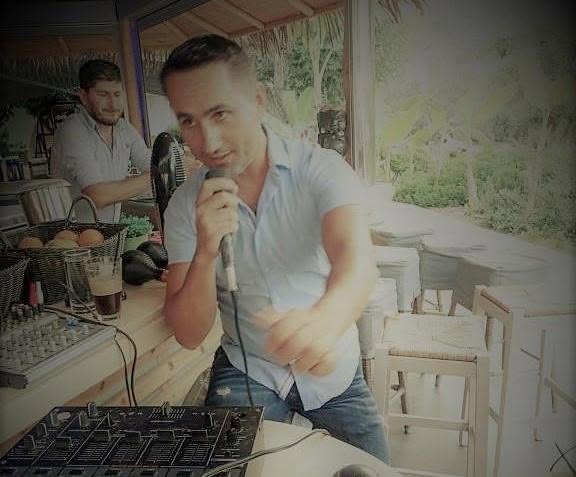 Milonga TangoManía mit DJ Manolis Tsagkarakis