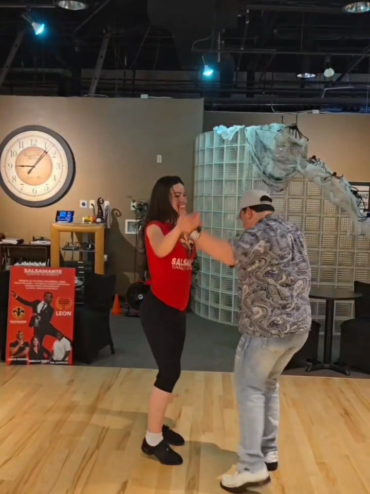 Manic Mondays with Salsamante Dance Academy