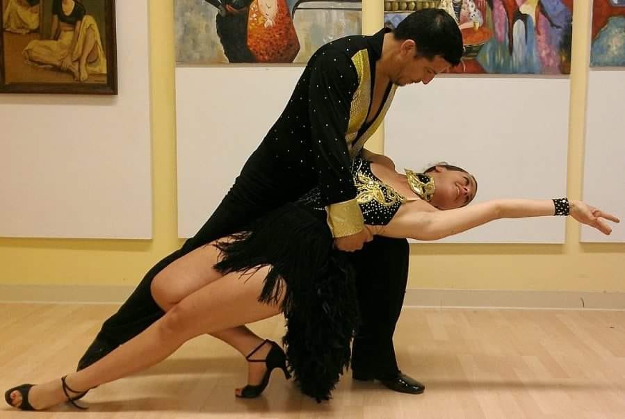 Carlos Téllez teaching Salsa Miami Style every Thursday evening at Nuevolution Dance Studio in Pembroke Pines Fl