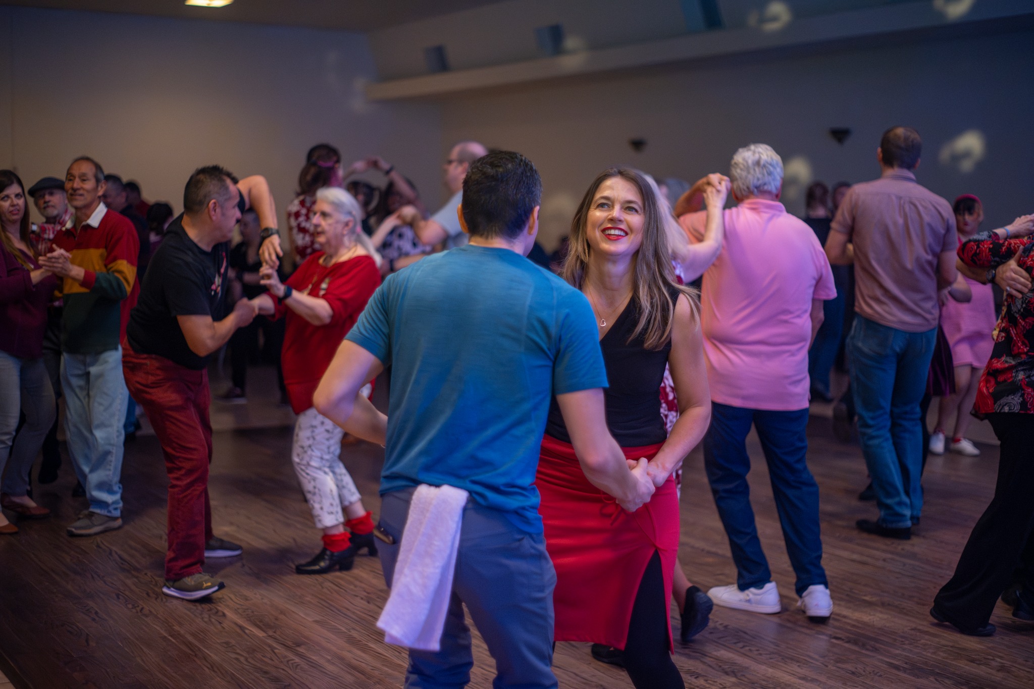 Lindy Hop Social Dance • Learn to Dance