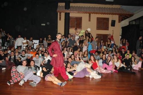 Pijamalı Latin Dans Gecesi