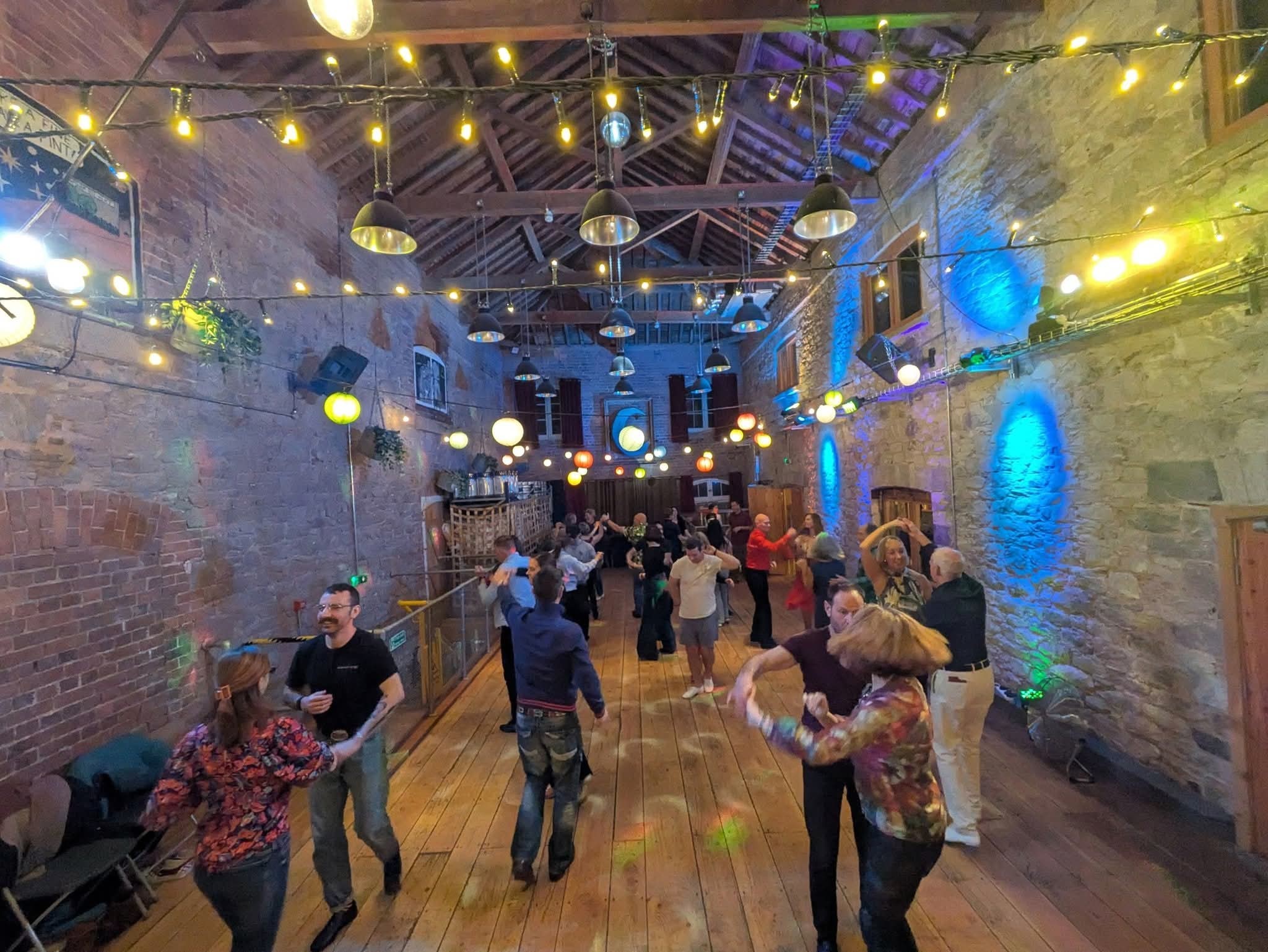 SalsAloft Sunday Socials
