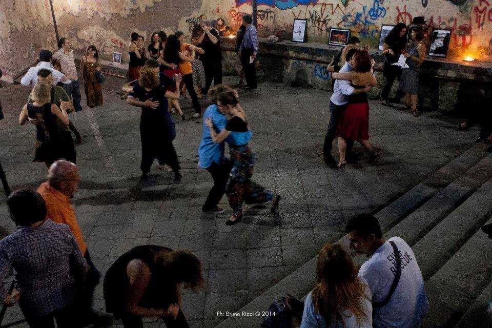 Milonga illegAl ,sotto i portici della casa comunale Caserta