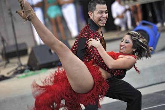 Intro to Cali Style Salsa Part 2 with Andres Ramirez!