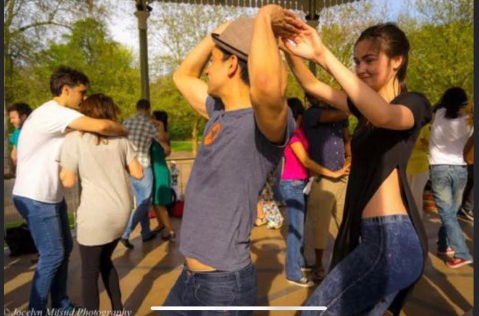 Salsa in the Park