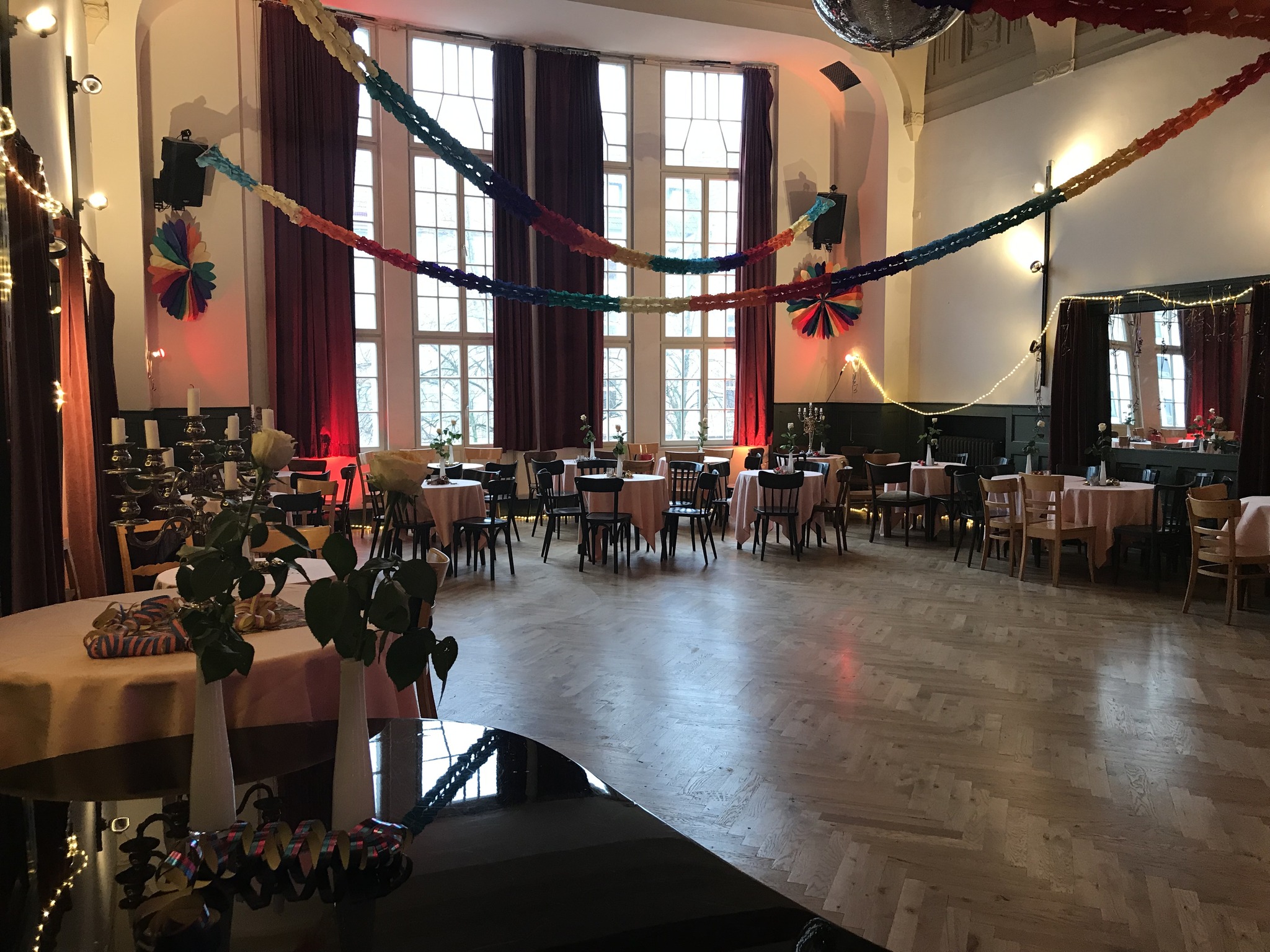 Tango Silvesterball 2025 2026 mit Mitbringbuffet im Lindenhof-Theater ab 20:00 Uhr DJ Eleonore