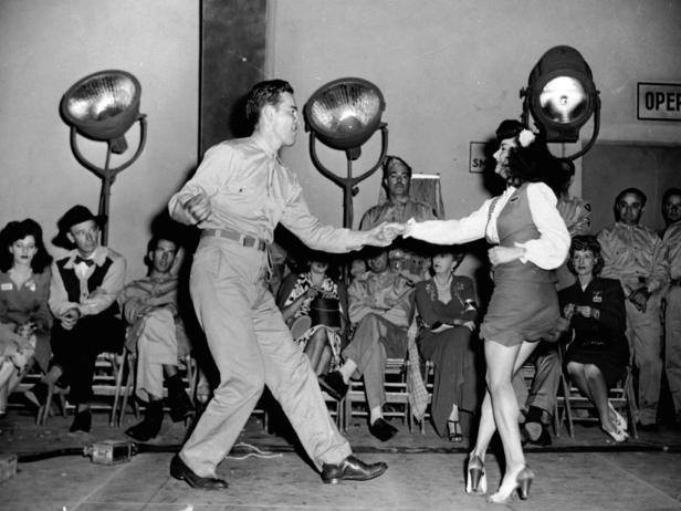 Swing Cats Corner - Hollywood Style Lindy Hop