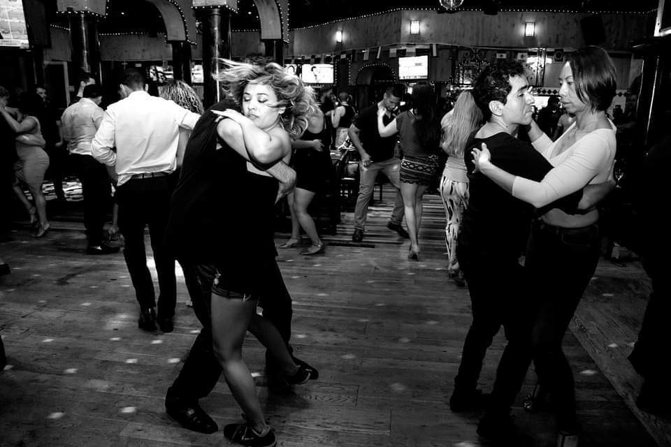 LATIN NIGHTS - FREE SALSA CLASS
