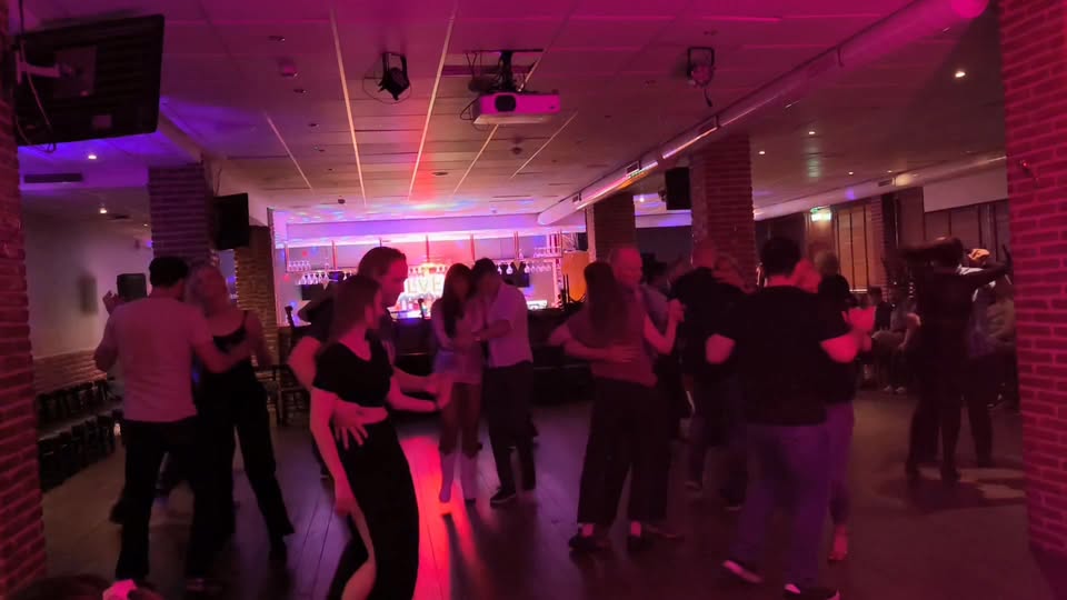 Bachatakvöld á Ölveri