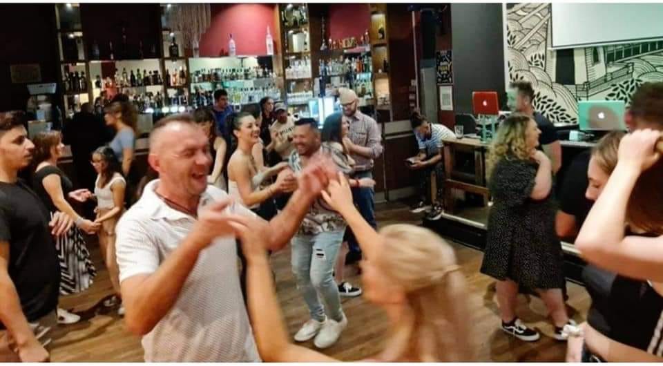 Afrolatin just dance to kiz salsa bachata semba