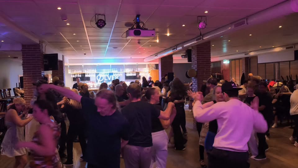 Bachatakvöld á Ölveri