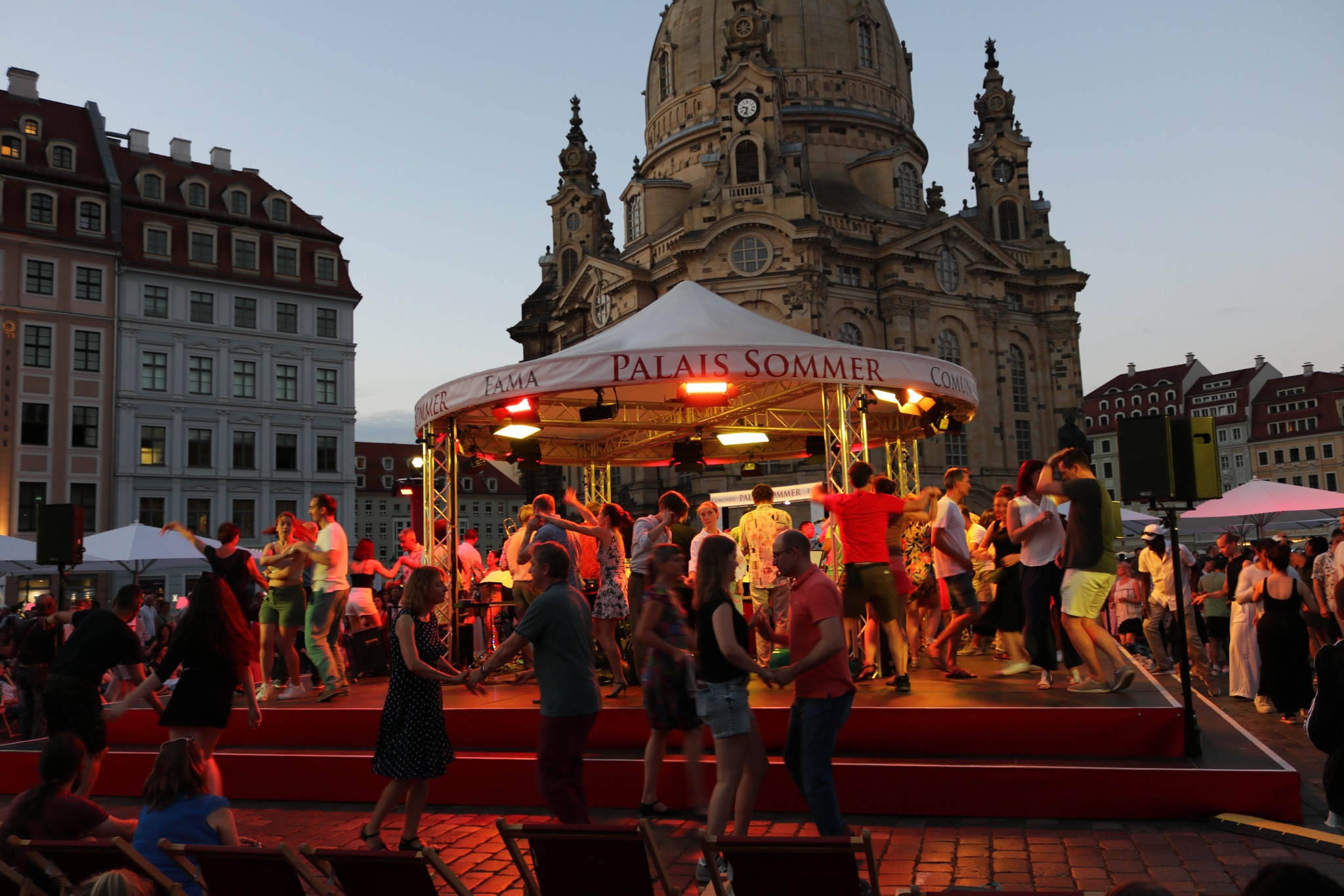 Salsa Sommernacht Leyenda Latina Tanzschule Elementio DJ Chiquita