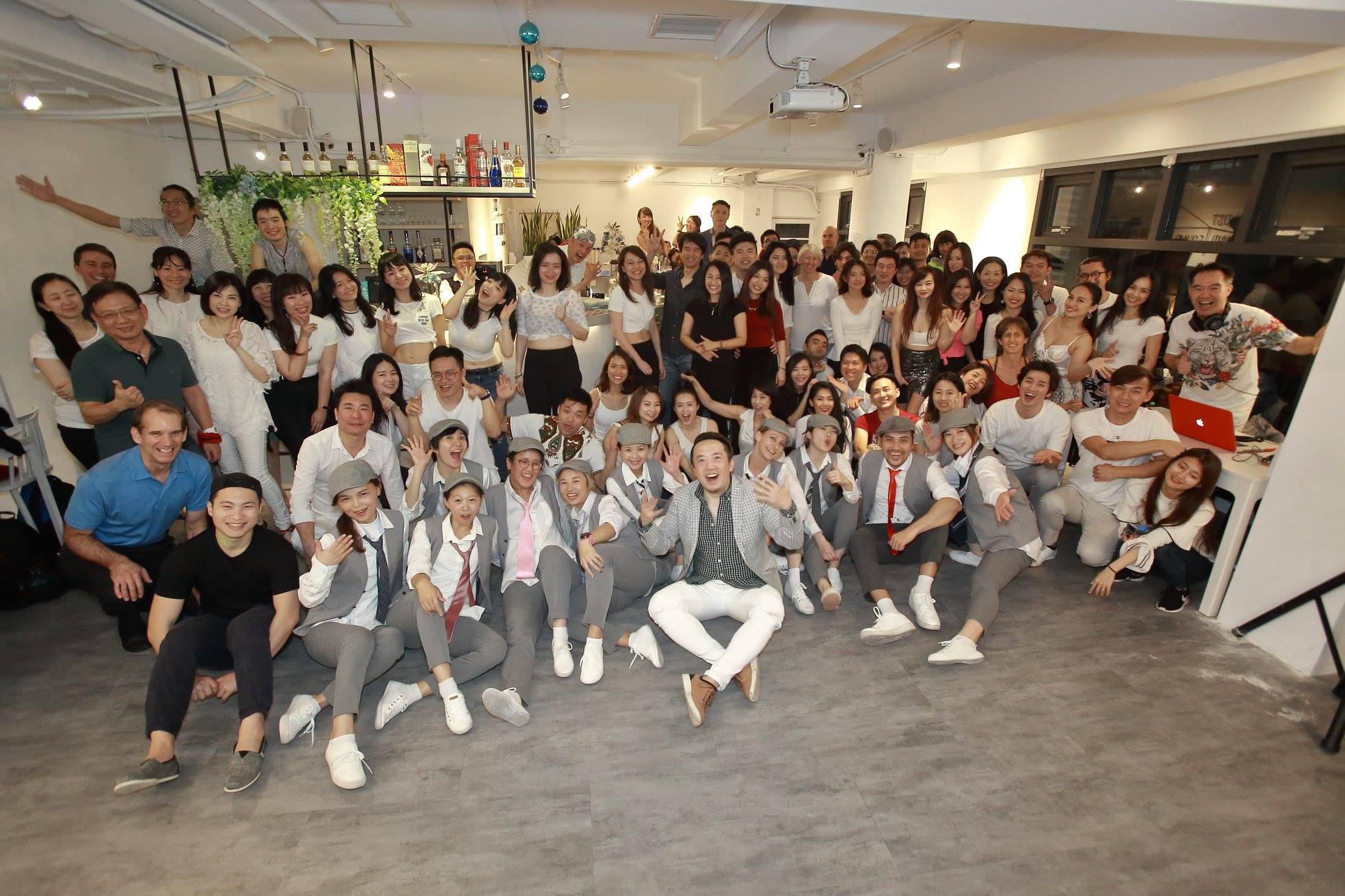 3 16 (週六) 三月份虎豹周末派 at New Hola!