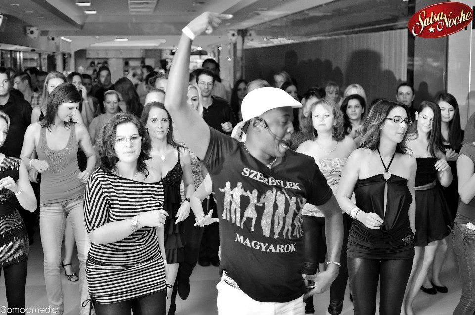 TU RUMBA LATINA LOS DOMINGOS EN VIENA." LA GOZADERA"