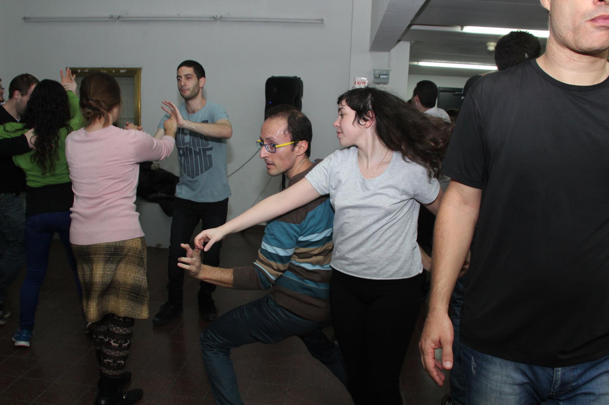 מסיבת סלסה במנת"א עם דיג'י שי!!!! Free Salsa Party at MENTA