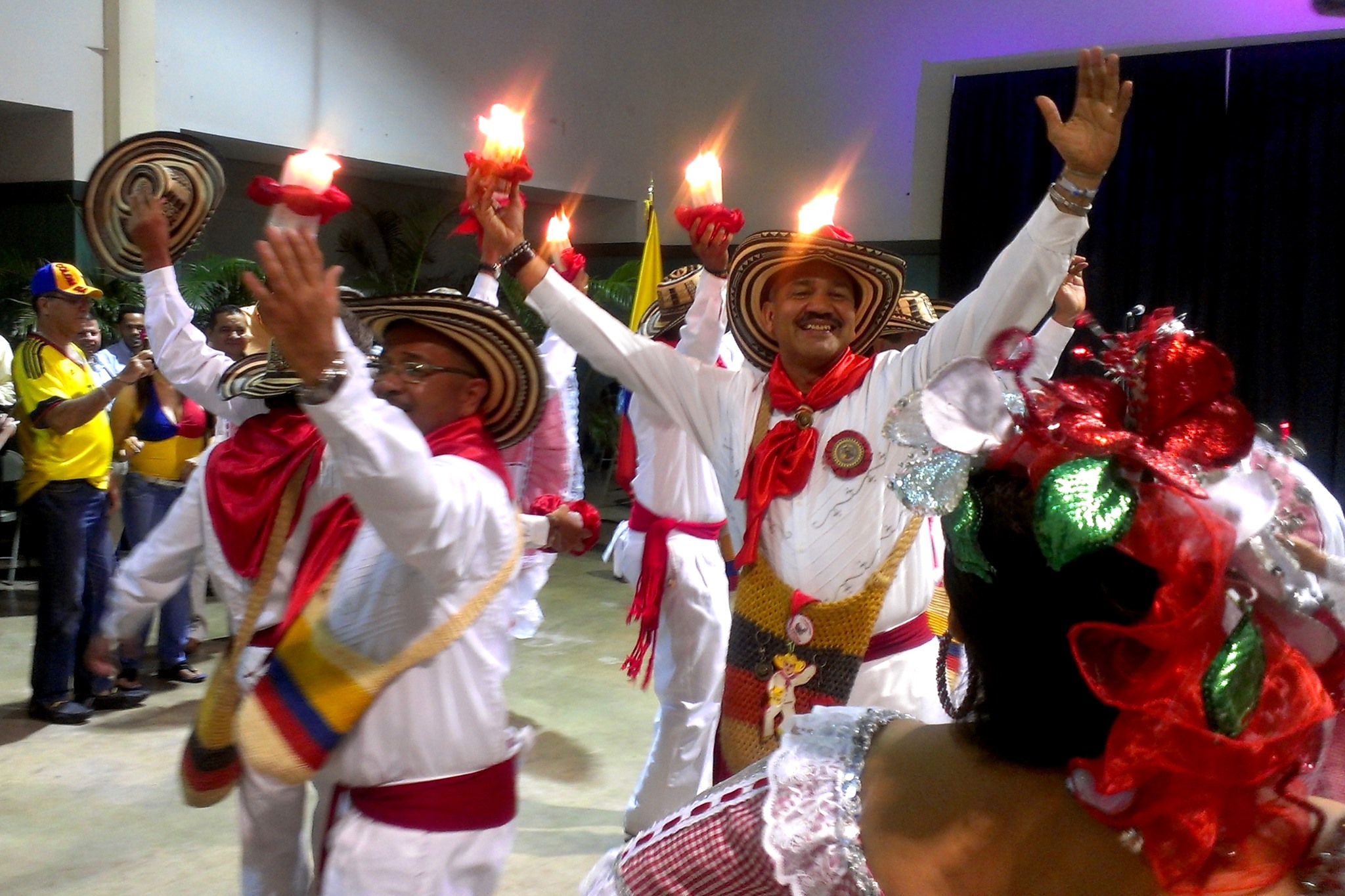 Bal Latino spécial Fiesta de Velitas Colombia - Cumbia & Salsa !