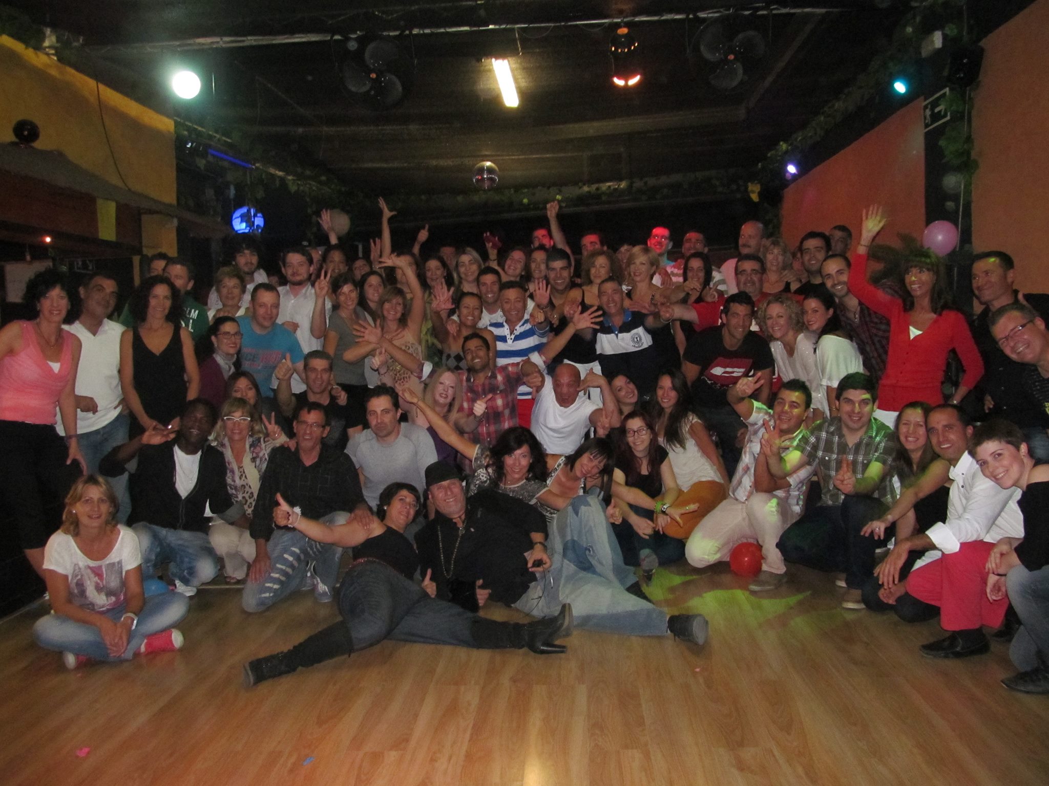 VIERNES NOCHE DE SALSA EN MALANGA