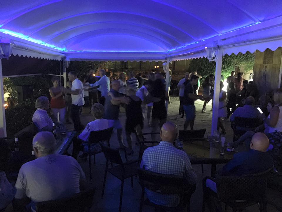 DOMINGO 6, 21h. Noche de Salsa Kizomba y Bachata