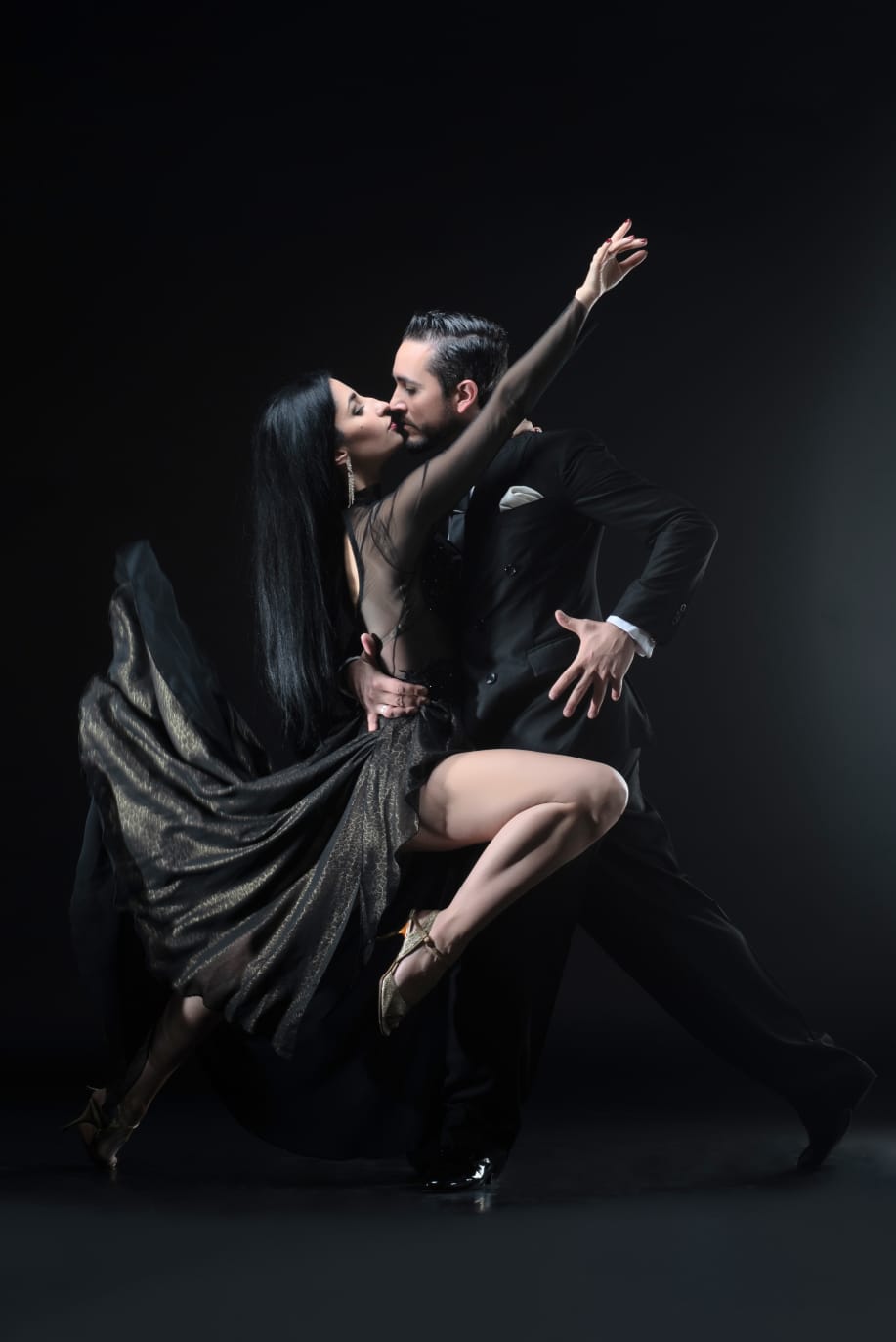 📍 Extra class on Wednesday 26-2 with Laura and Fransley: Volcadas & Colgadas for Social Dancing